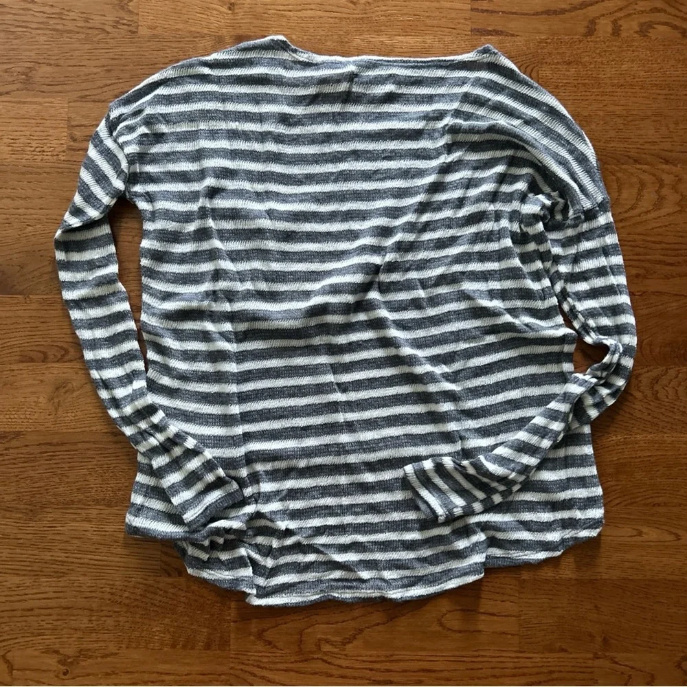 Abercrombie Kids Sweater Knit Top Snit Pullover Soft Pocket Gray White Stripe